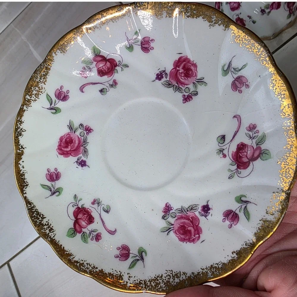 Vintage Footed Porcelain Teacup and Saucer Set Pink‎ Roses Gold Gilt Swirl Trim
